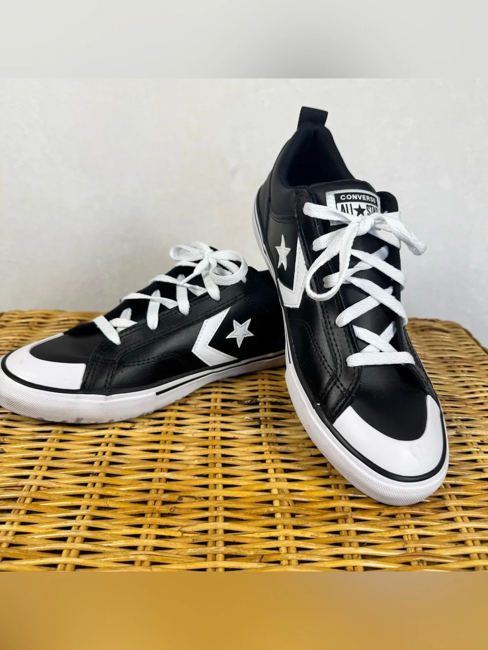 Converse All Star Leather Low Top Sneakers Kids Mens 7 Womens 8.5 Black White